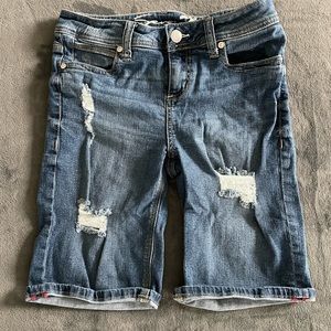 Seven7 brand shorts